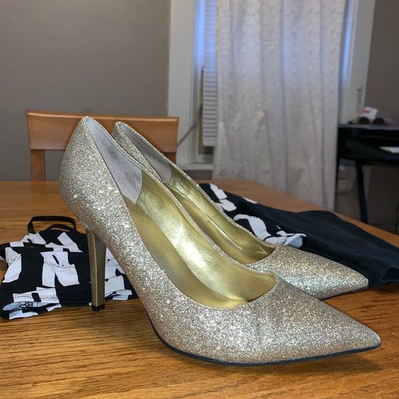 Gold glitter heels - Picture 2 of 3